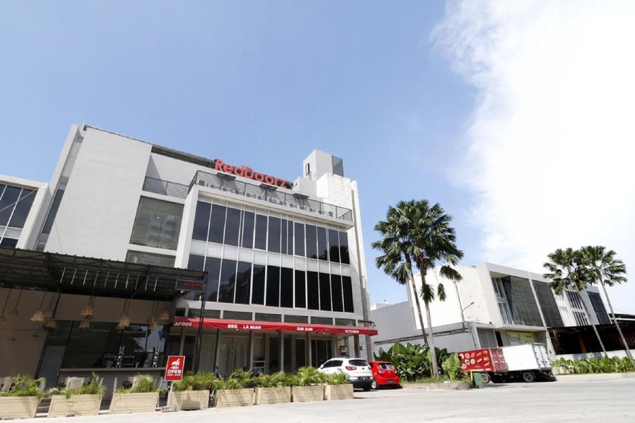 RedDoorz Plus @ Kapuk Business Park Jakarta Bagian luar foto
