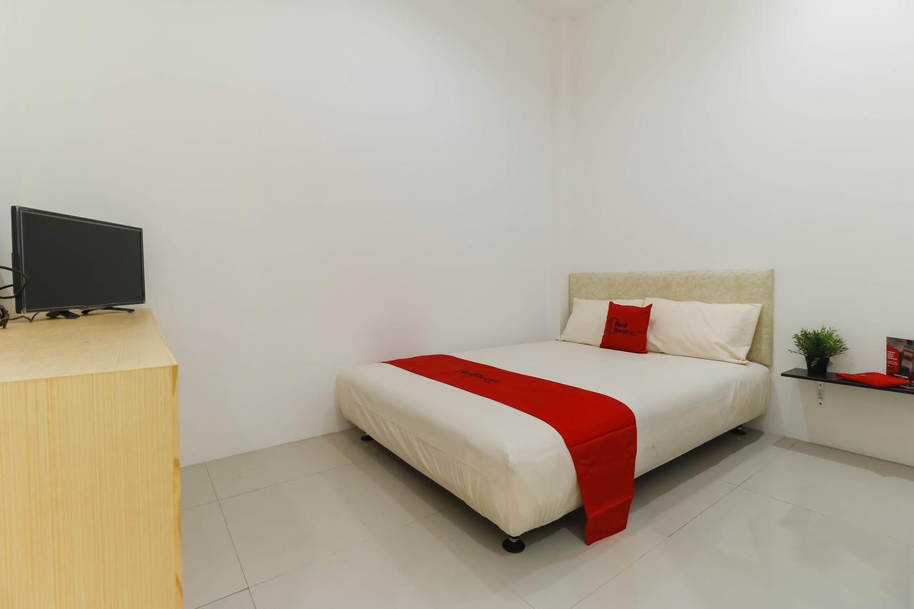 RedDoorz Plus @ Kapuk Business Park Jakarta Bagian luar foto