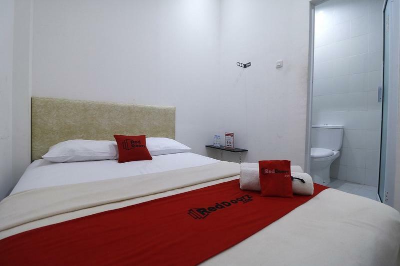 RedDoorz Plus @ Kapuk Business Park Jakarta Bagian luar foto