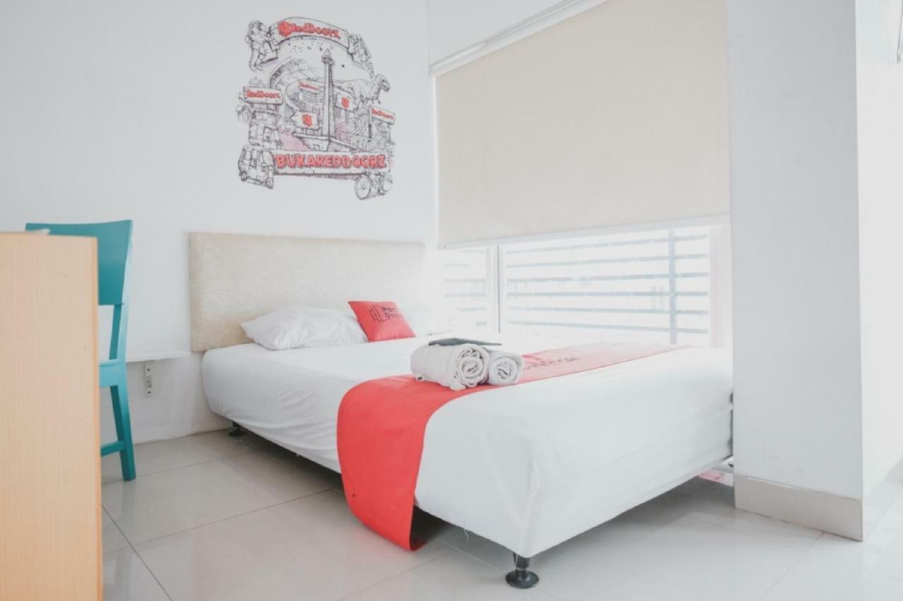 RedDoorz Plus @ Kapuk Business Park Jakarta Bagian luar foto